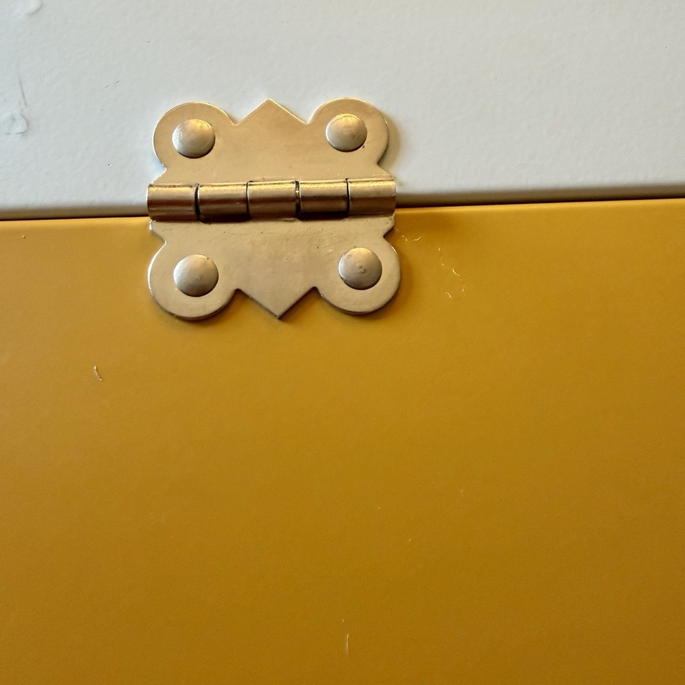 Vintage Mid-Century Glenwood Metal Document Box White/Mustard - Picture 9 of 10